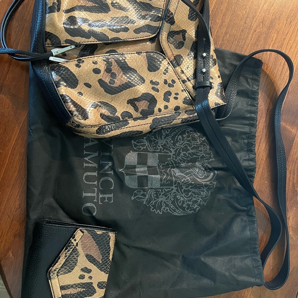 Vince Camuto crossbody purse with matching wallet